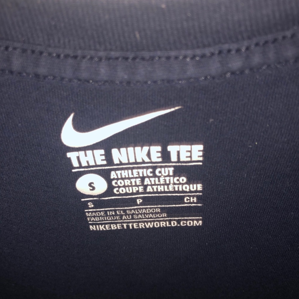 Nike Shirt - Picture 3 of 3